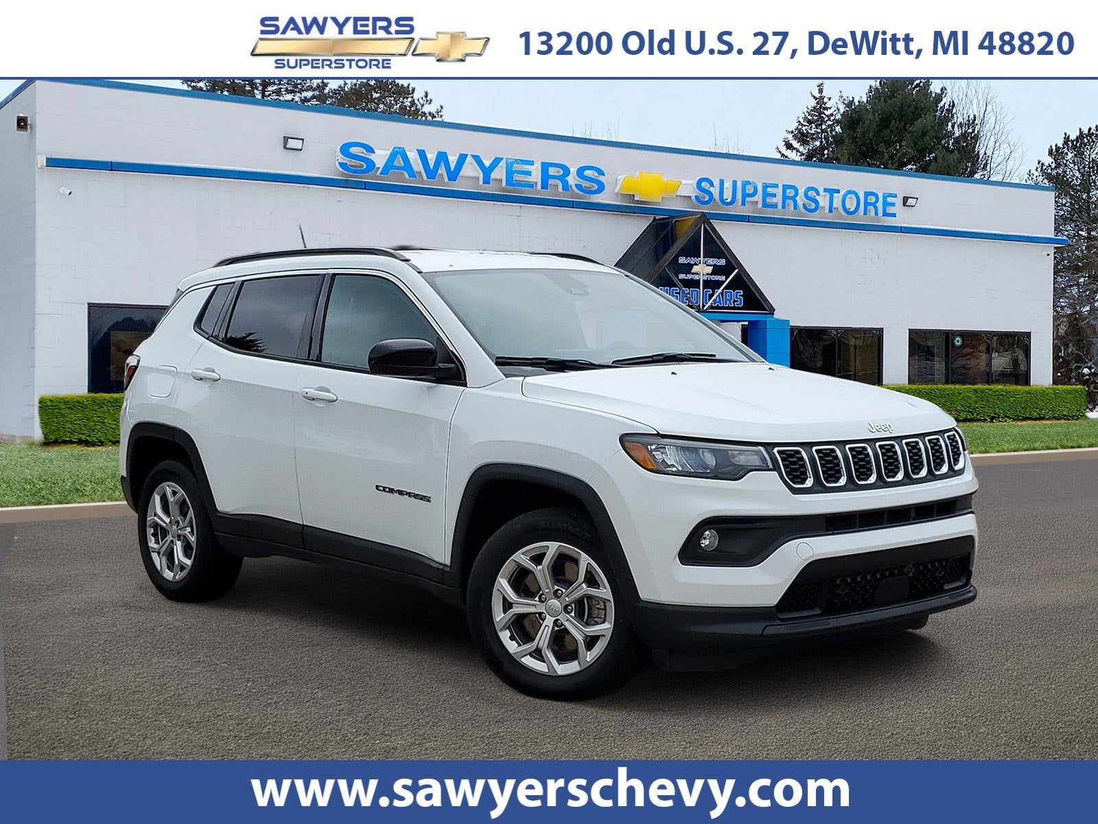 2024 Jeep Compass Latitude in Bright White Cl — front three-quarter view